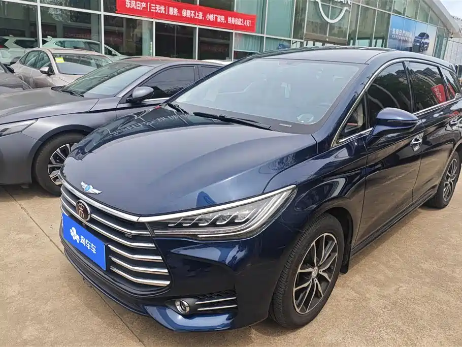 BYD MAX 2018