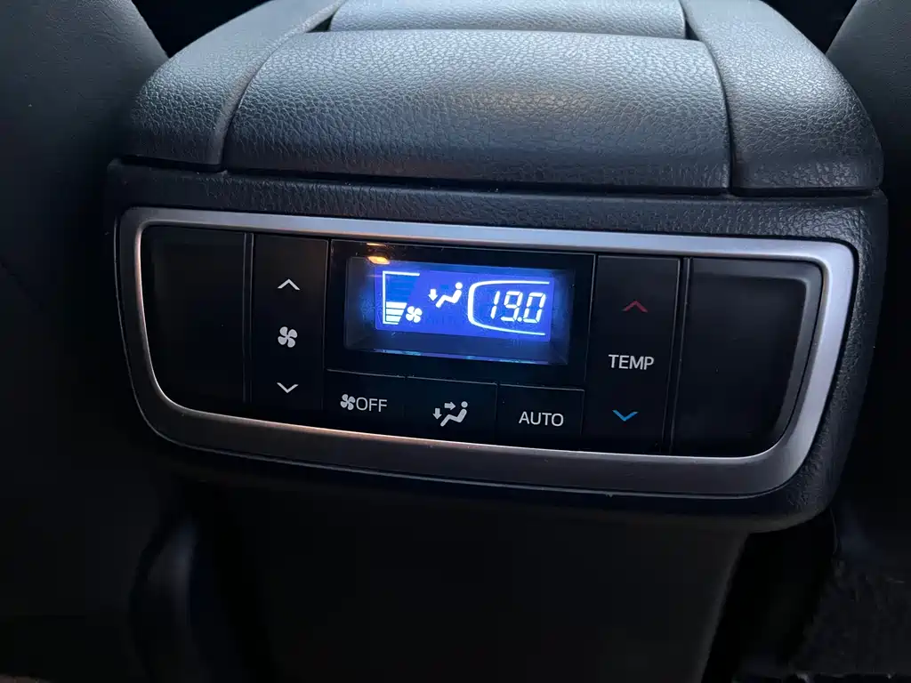 Toyota Highlander 2020 — фото 13