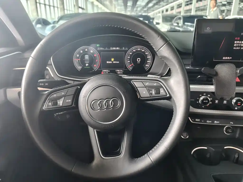 Audi A4L 2021 — фото 13