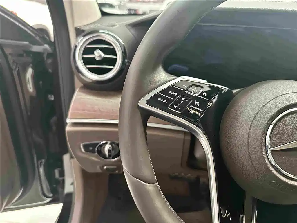 Mercedes-Benz E-Class 2023 — фото 11