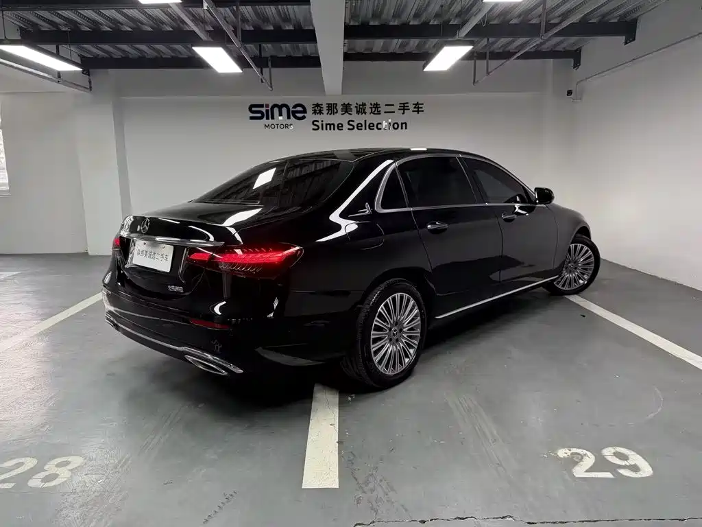 Mercedes-Benz E-Class 2023 — фото 3