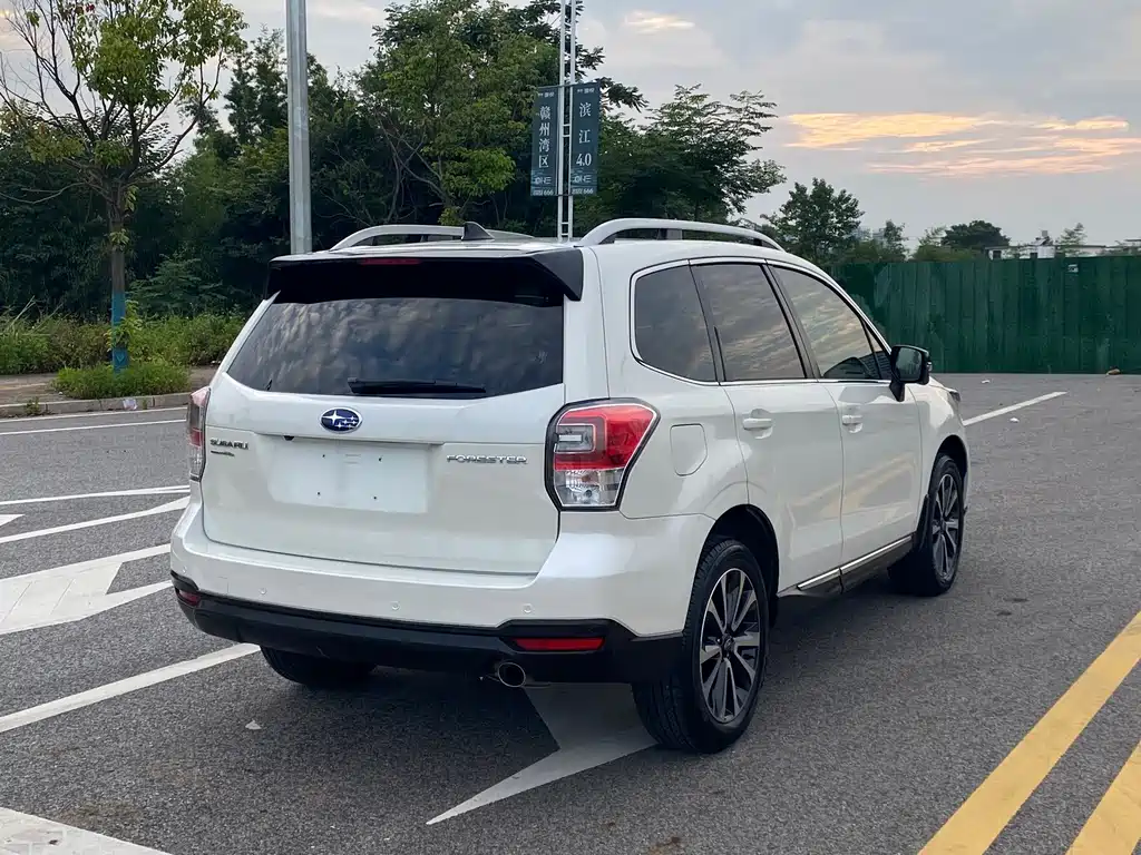 Subaru Forester 2018 — фото 8