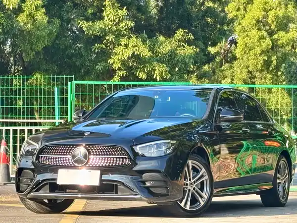Mercedes-Benz E-Class 2022