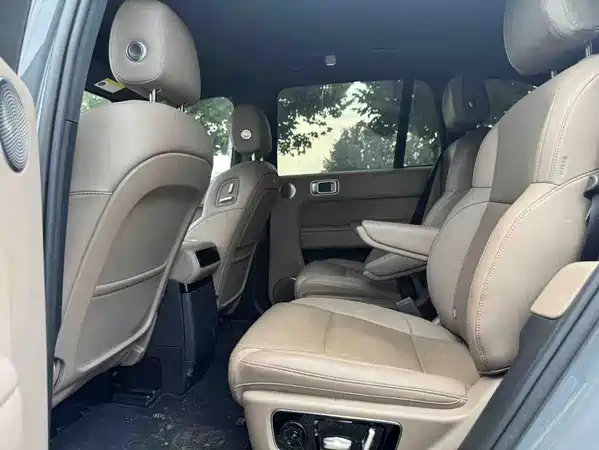 Li Auto L8 2025