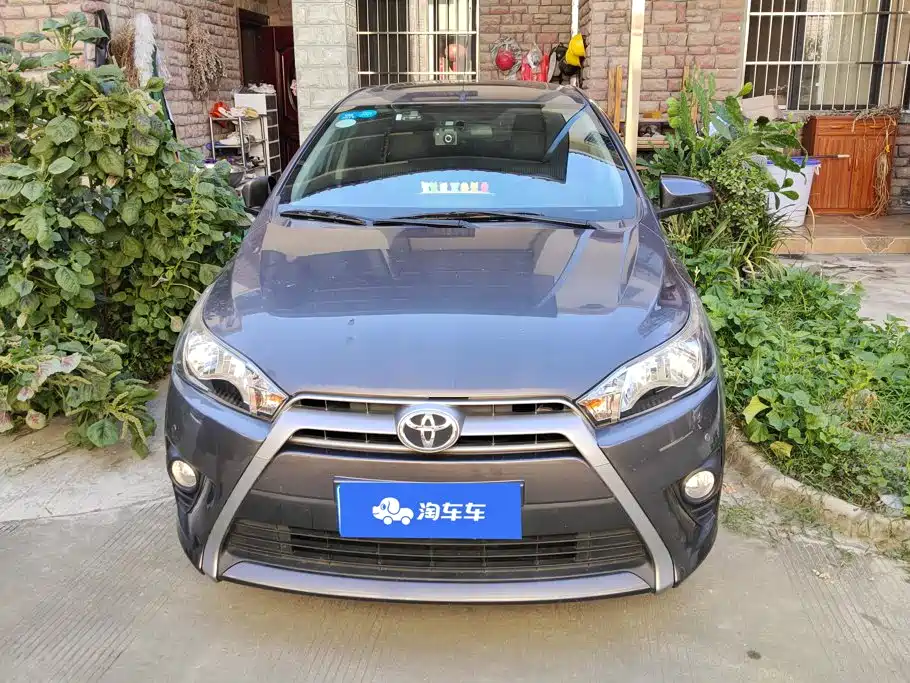 Toyota Yaris L 2015