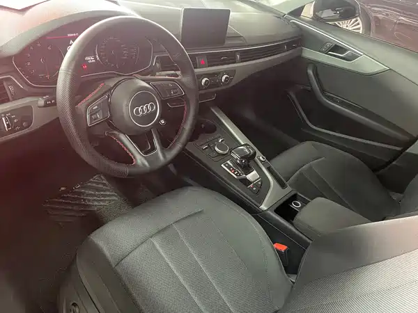 Audi A4L 2018