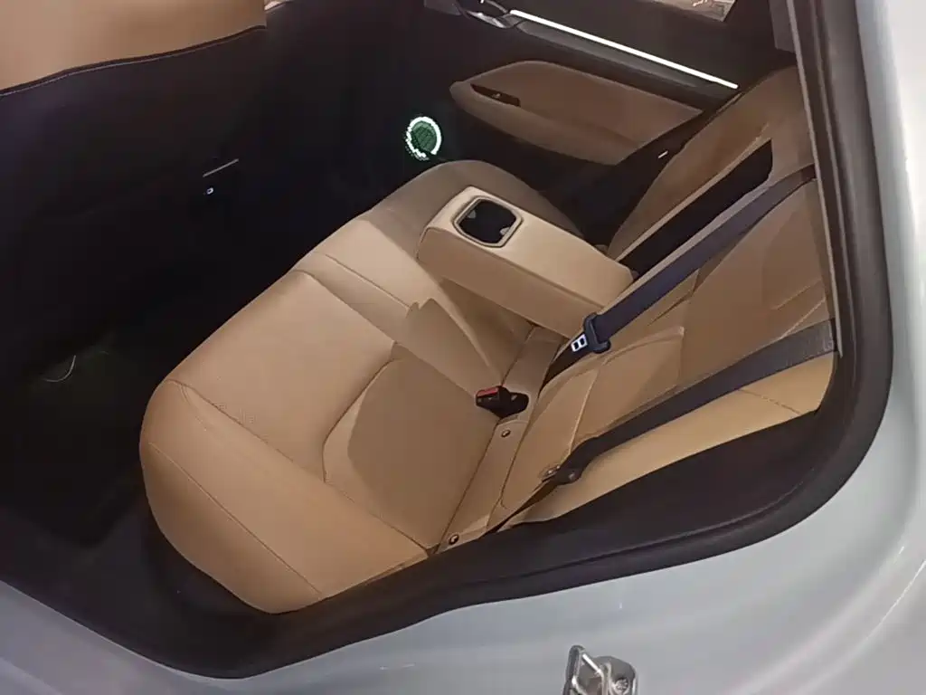 Geely Emgrand L Hip 2023 — фото 17