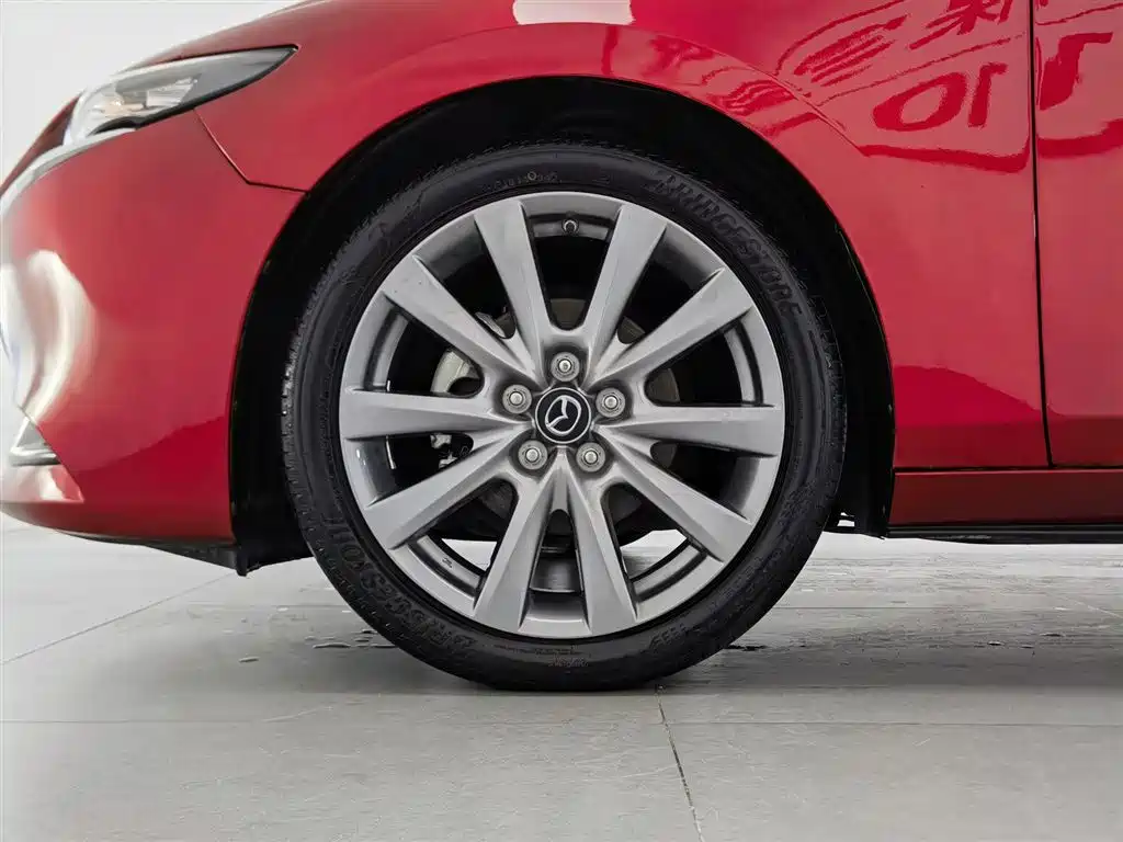 Mazda 3 Axela 2023 — фото 17