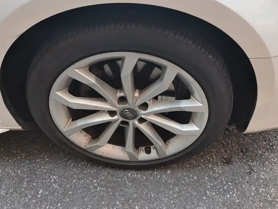Audi A4L 2018