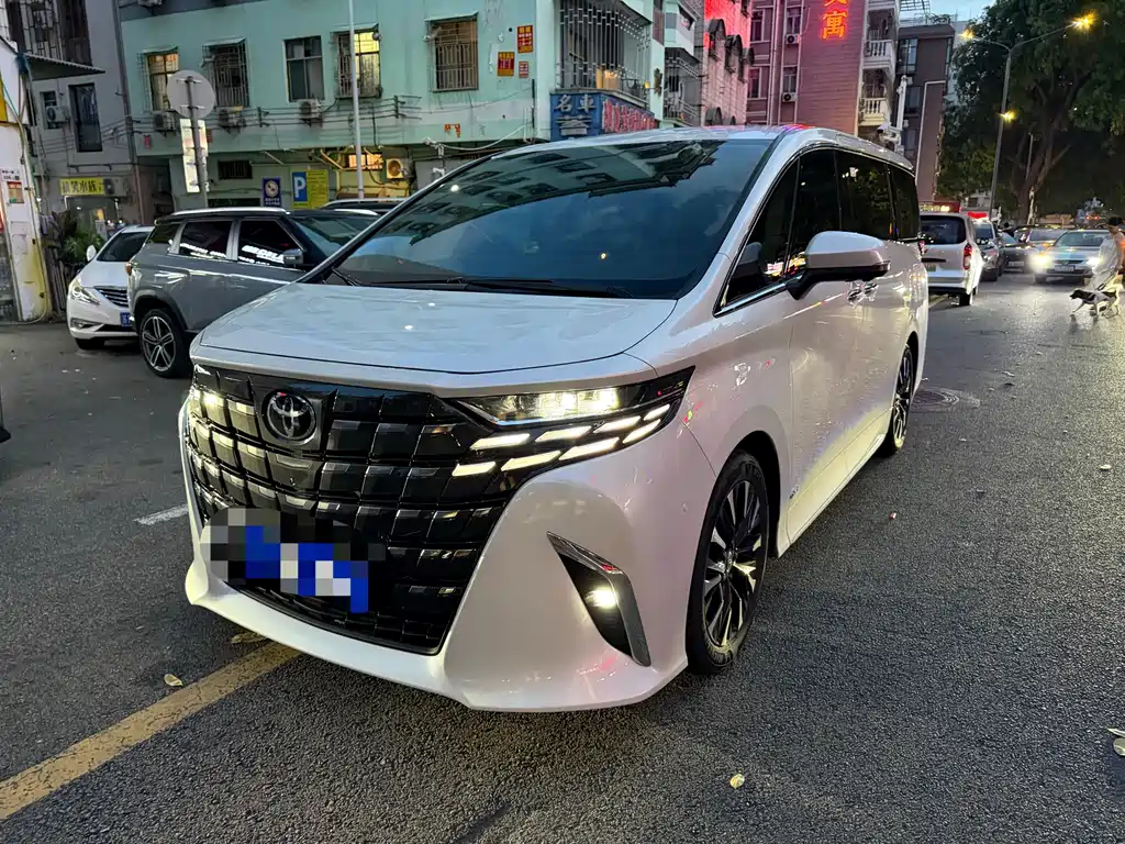 Toyota Alphard 2023