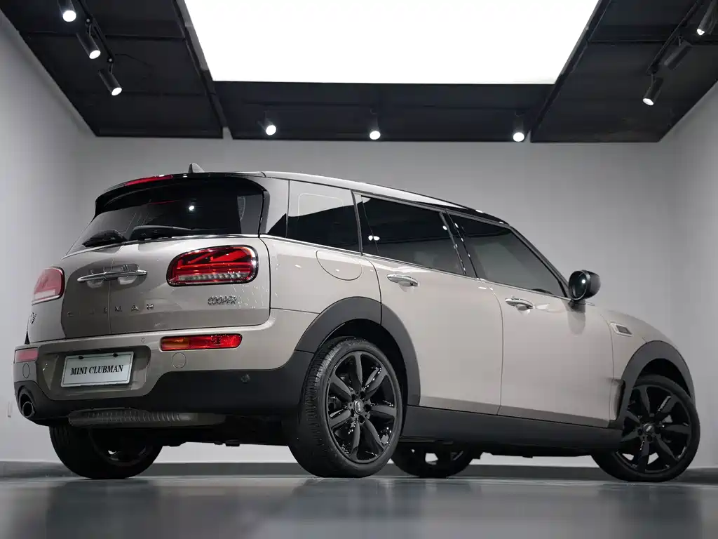 MINI CLUBMAN 2024 — фото 10