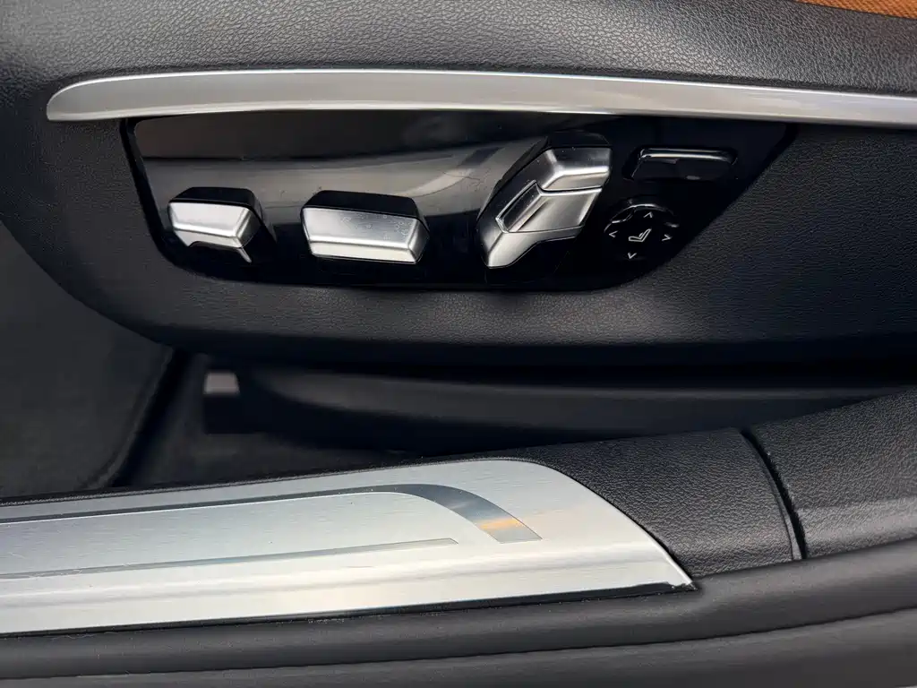 BMW 7 Series 2016 — фото 12