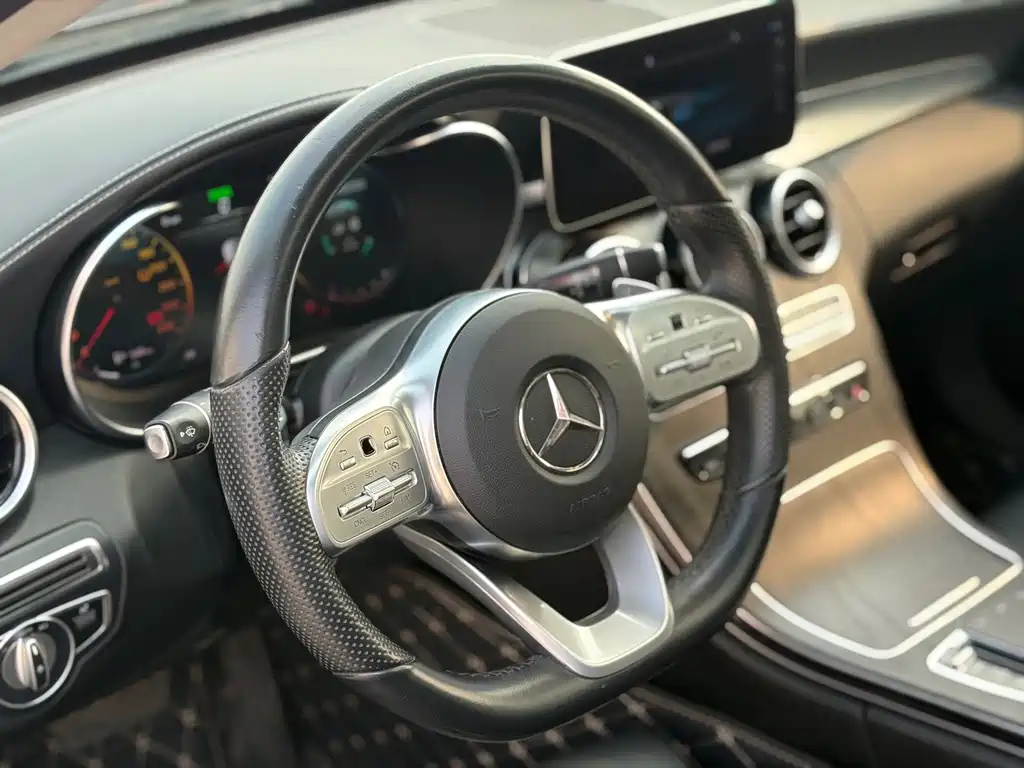 Mercedes-Benz C-Class 2020 — фото 13