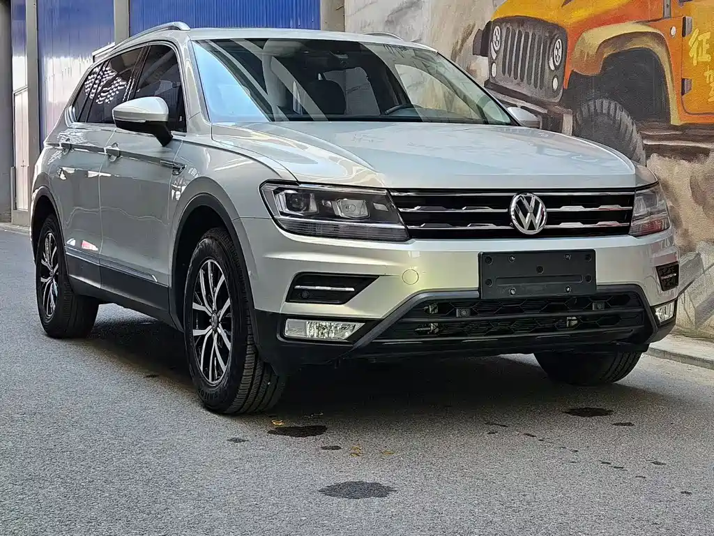 Volkswagen Tiguan L 2017 — фото 2