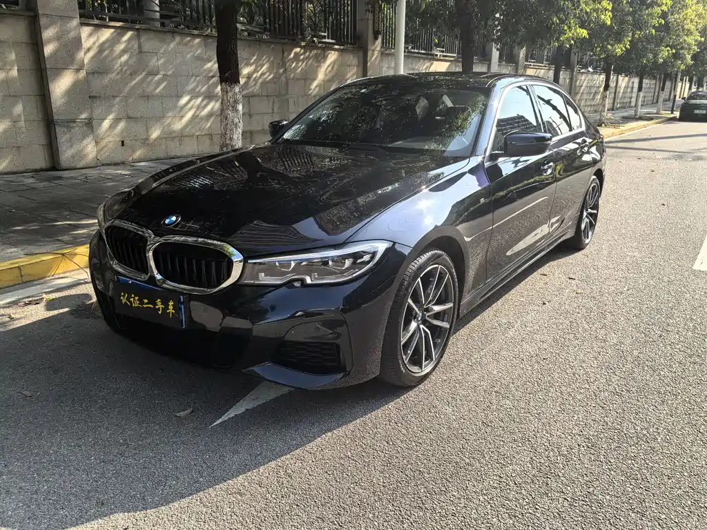 BMW 3 Series 2022 — фото 1