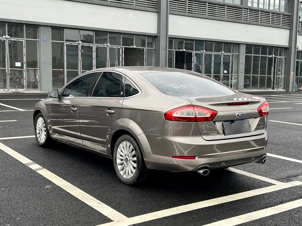 Ford Mondeo Zhisheng 2012 — фото 5