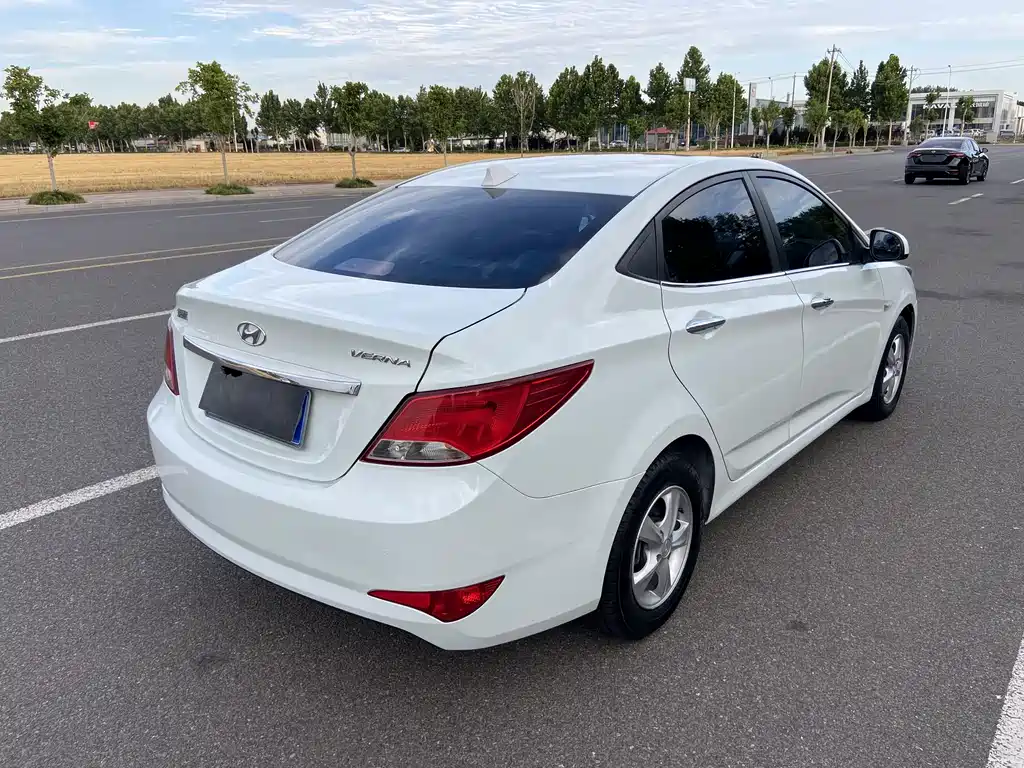 Hyundai Verna 2016 — фото 4