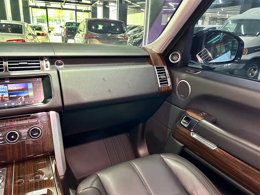 Land Rover Range Rover 2018 — фото 27