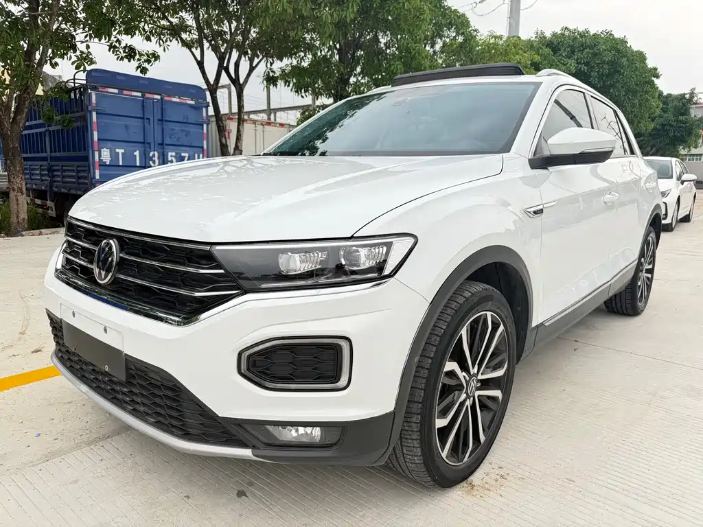 Volkswagen T-Roc 2021 — фото 1