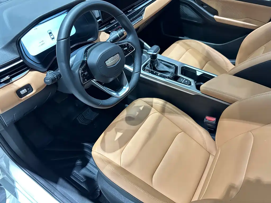 Geely Emgrand 2025