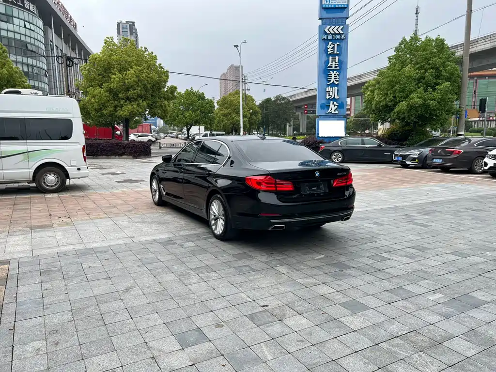 BMW 5 Series 2020 — фото 17