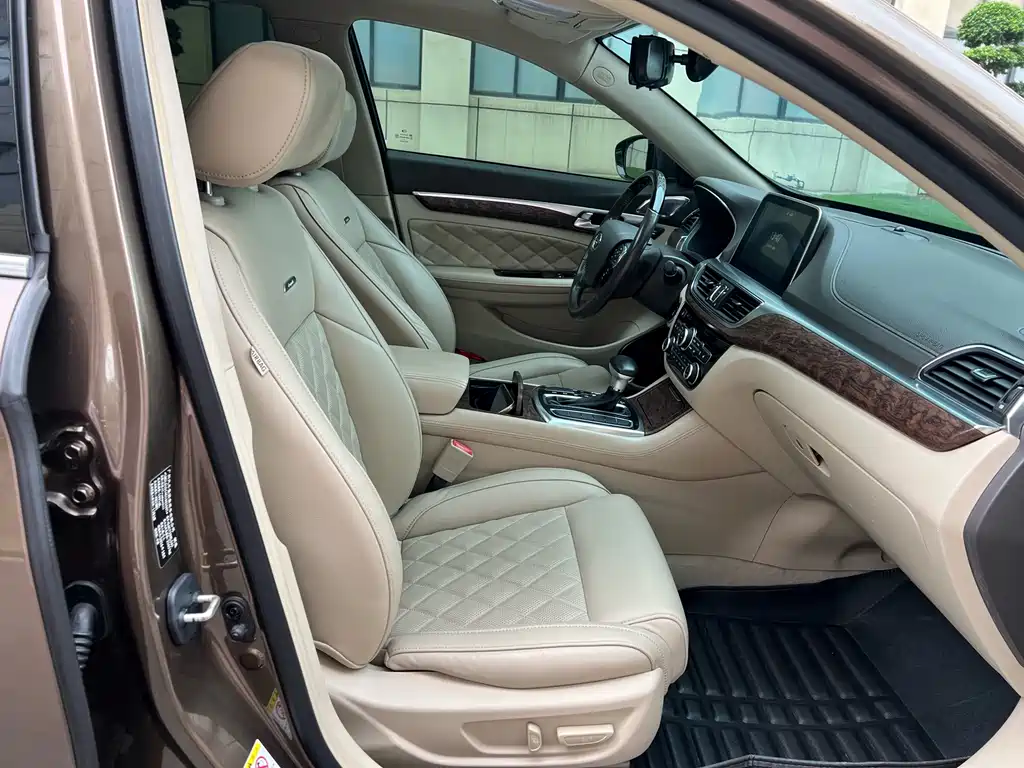 GAC Trumpchi GA8 2016 — фото 20