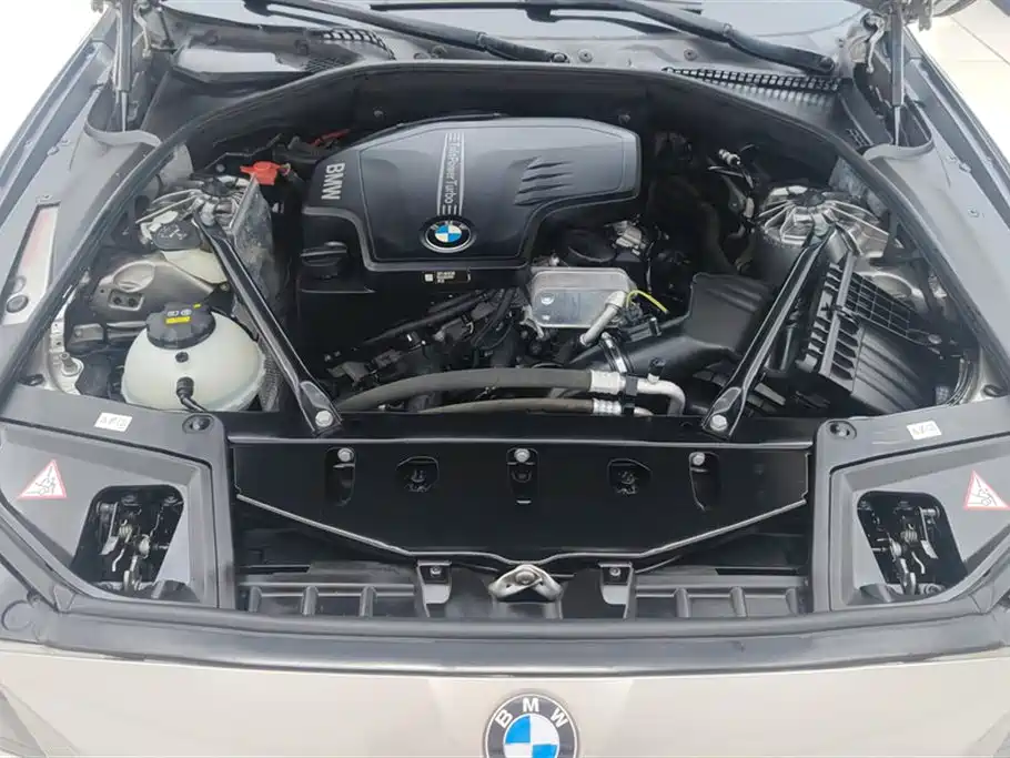 BMW 5 Series 2014 — фото 10