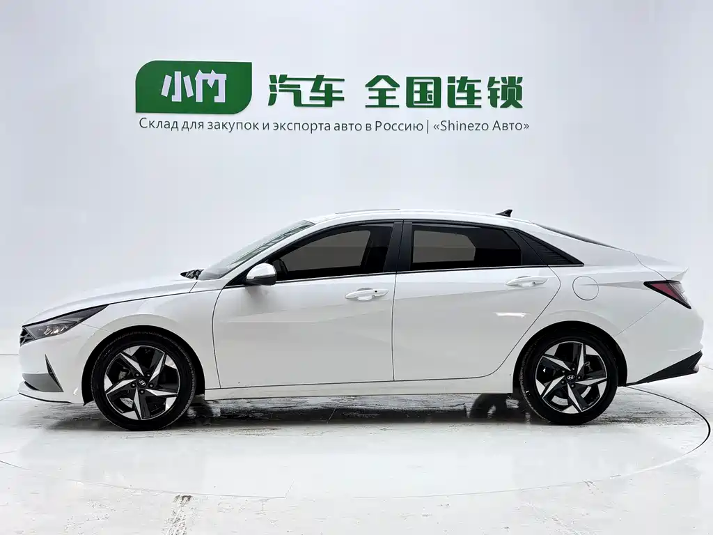 Hyundai Elantra 2023 — фото 8