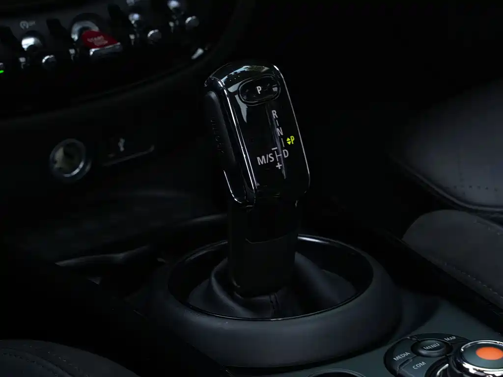 MINI Clubman 2020 — фото 16