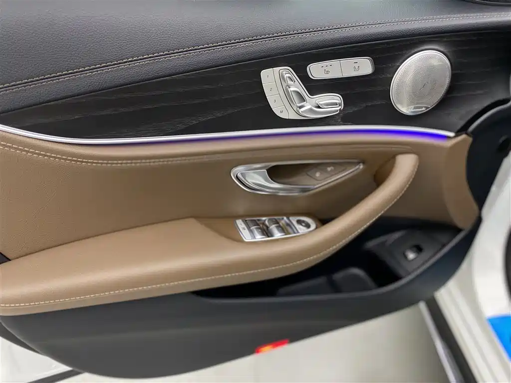 Mercedes-Benz E-Class 2020 — фото 21