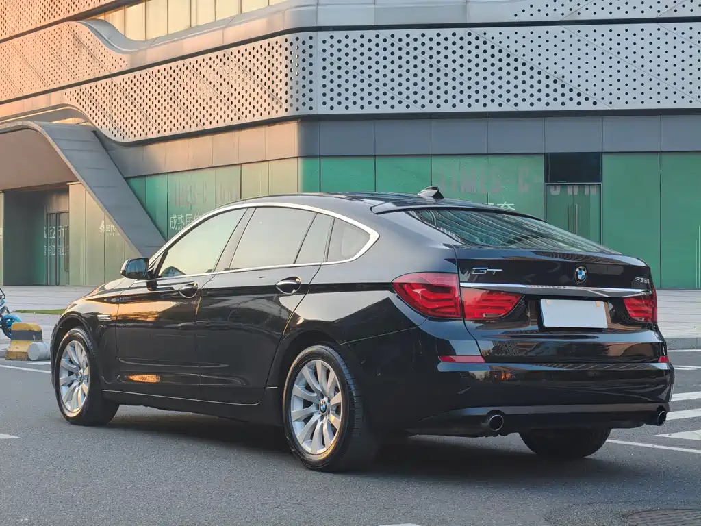 BMW 5 Series GT 2010 — фото 17