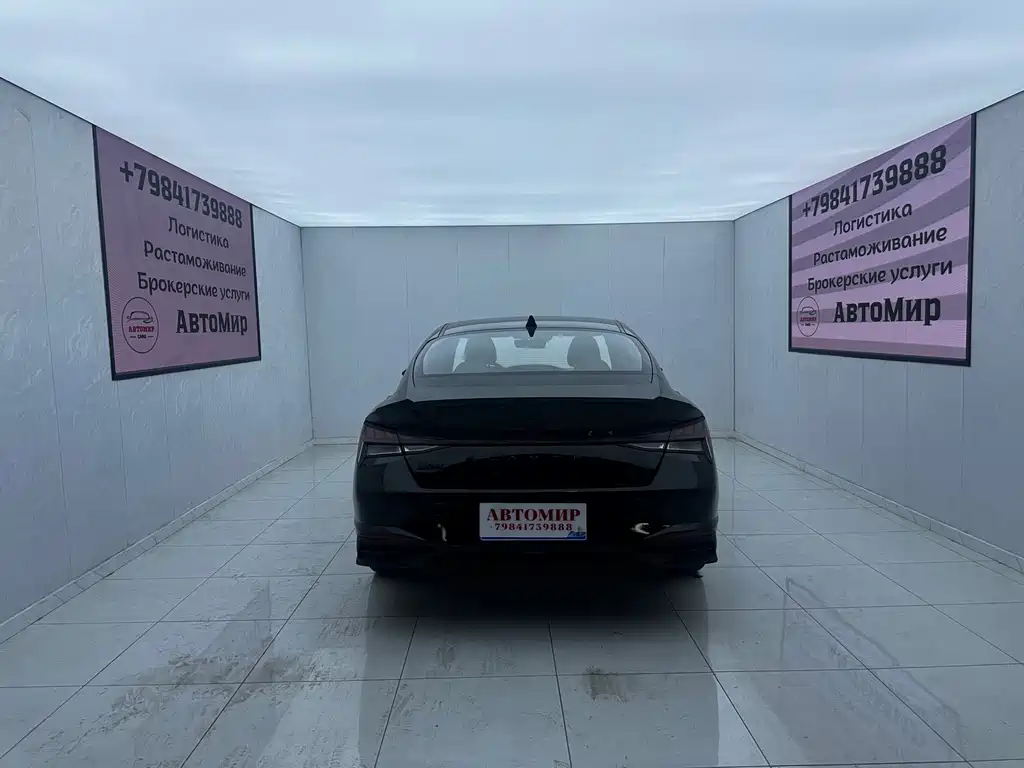 Hyundai Elantra 2022