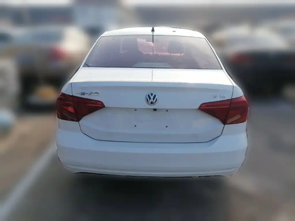 Volkswagen Jetta 2018 — фото 10