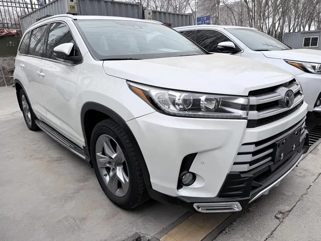 Toyota Highlander 2021 — фото 2