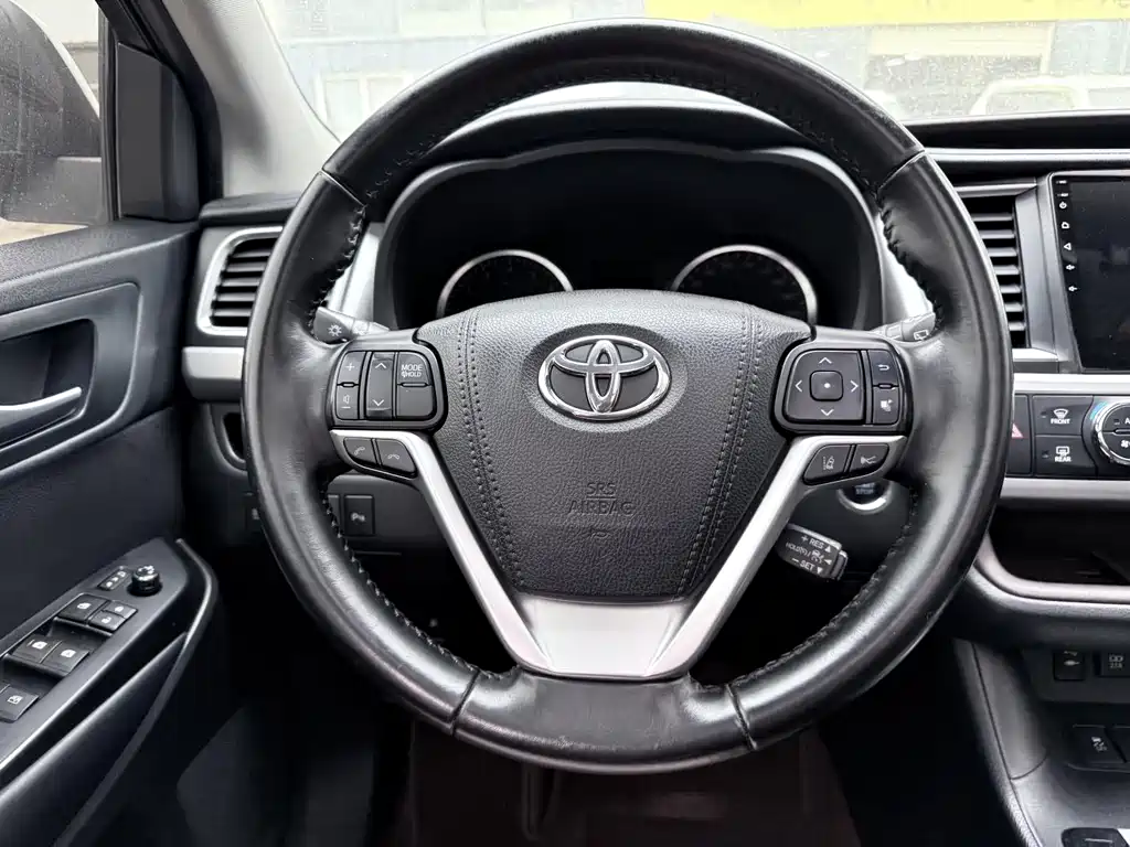 Toyota Highlander 2021 — фото 13