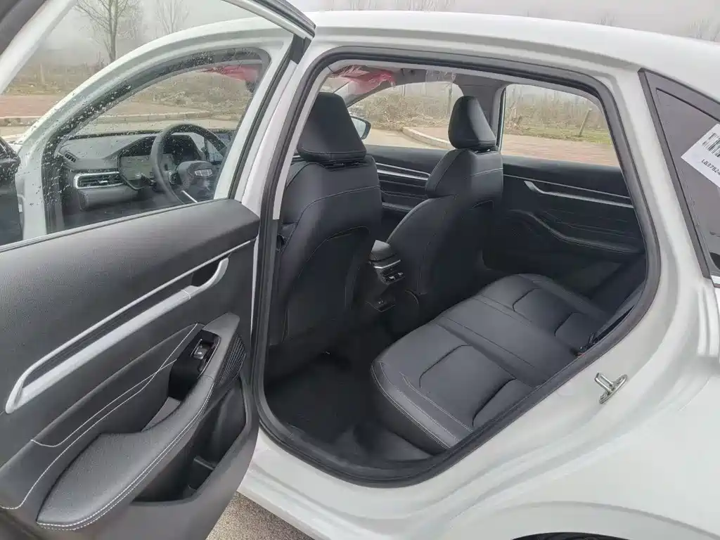Geely Emgrand 2026