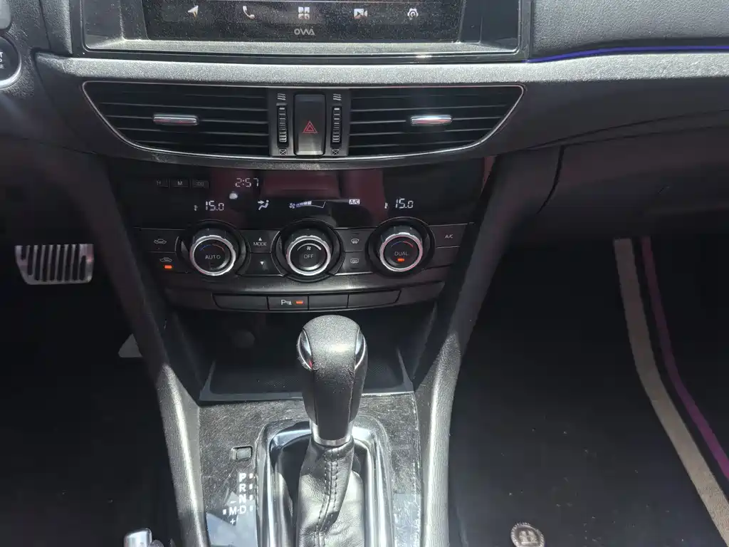 Mazda Atenza 2015 — фото 14