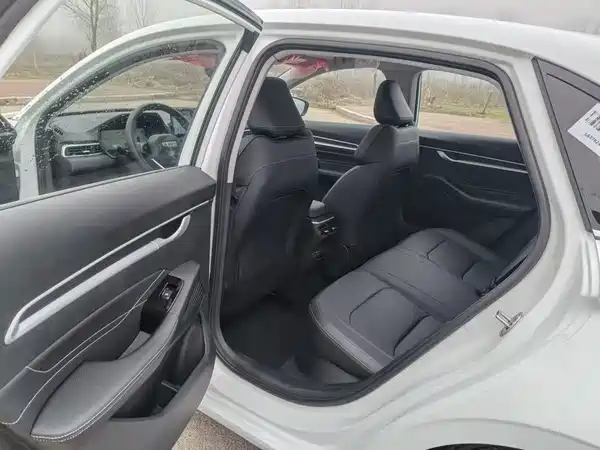 Geely Emgrand 2026