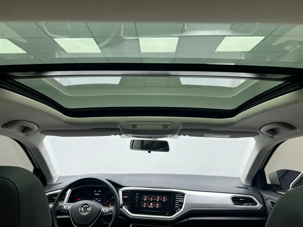 Volkswagen T-Roc 2021 — фото 18