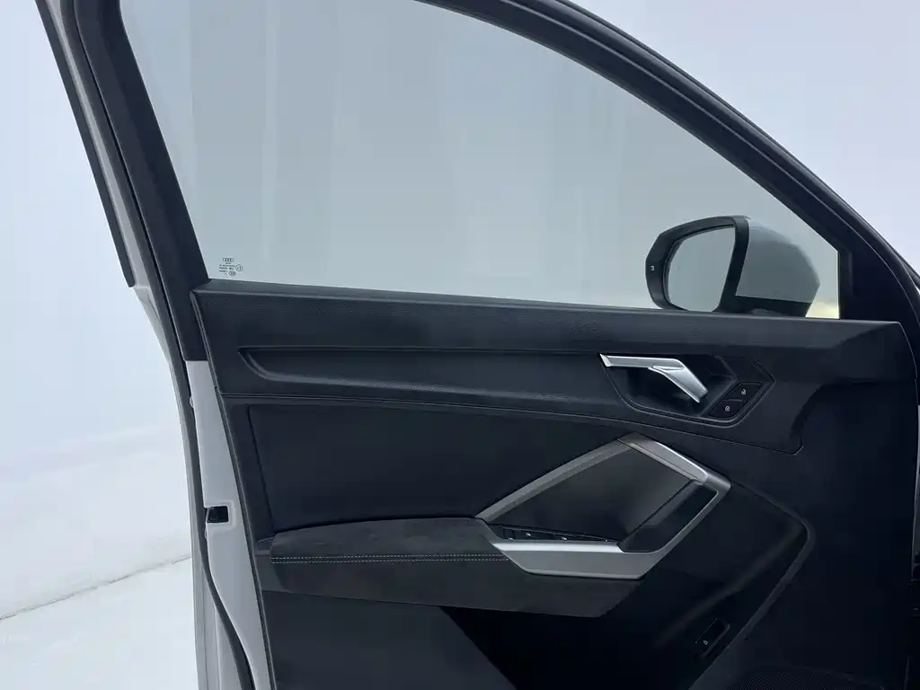 Audi Q3 2022 — фото 20