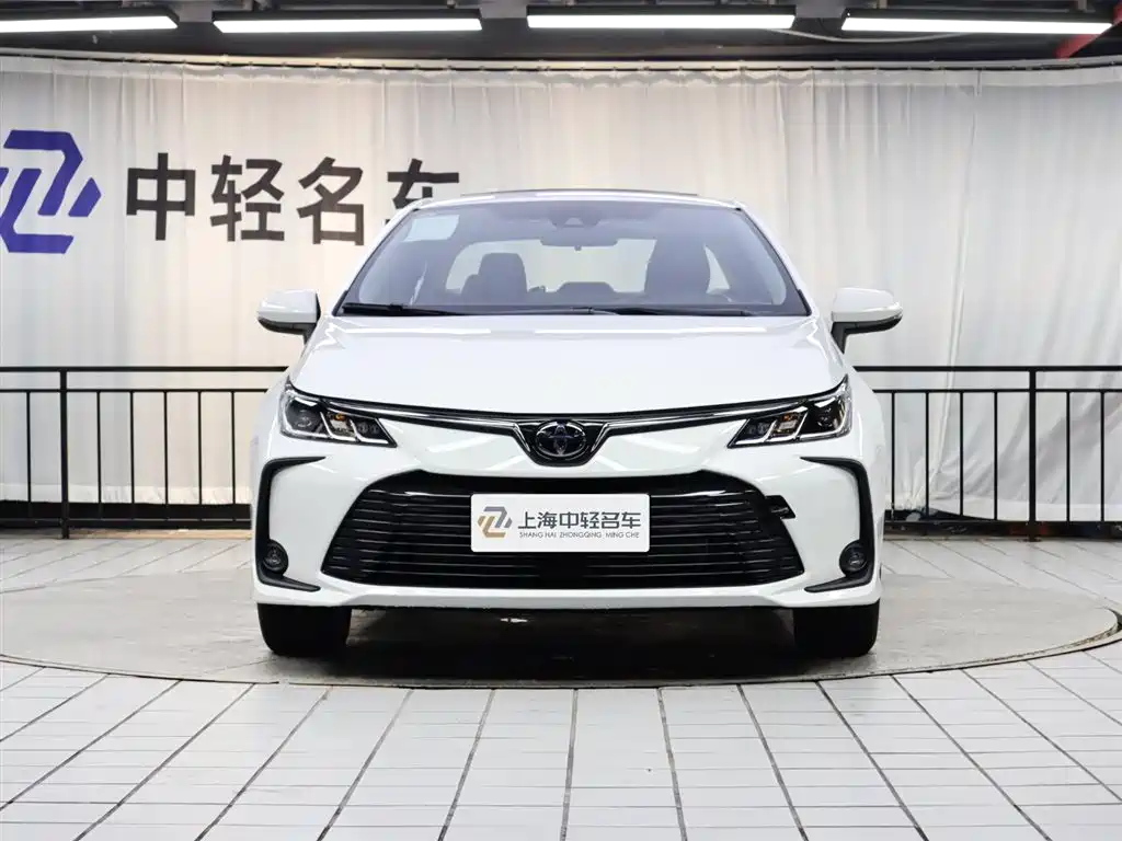 Toyota Corolla — фото 2