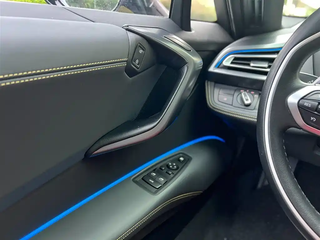 BMW i8 2019 — фото 21