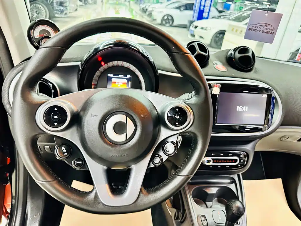 smart fortwo 2018 — фото 35