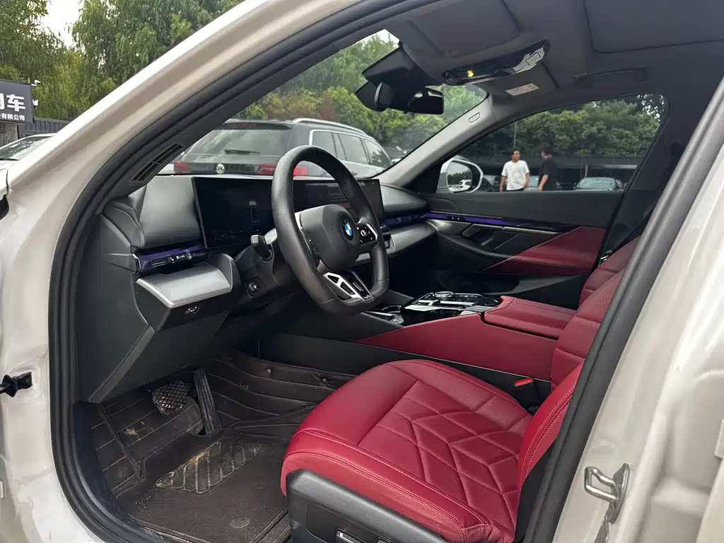 BMW 5 Series 2025