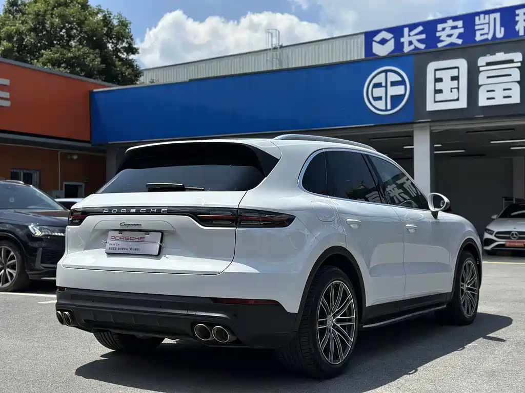 Porsche Cayenne 2018 — фото 19