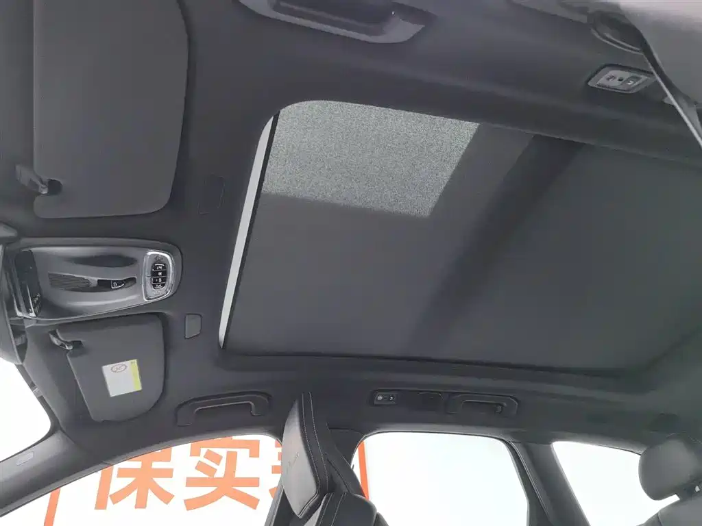 Volvo XC60 PHEV 2019 — фото 14