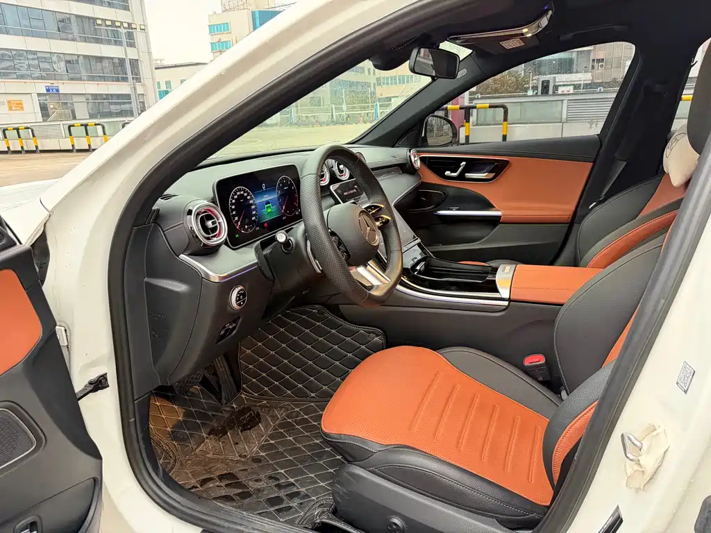 Mercedes-Benz C-Class 2023 — фото 9