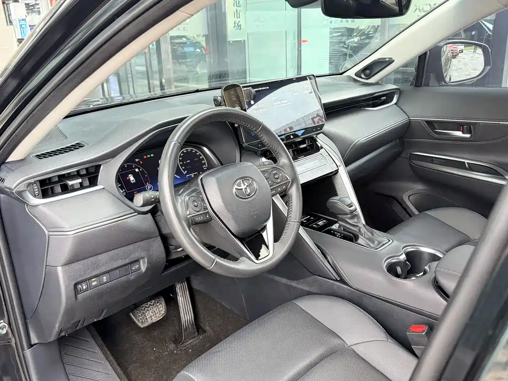 Toyota Venza 2024 — фото 15