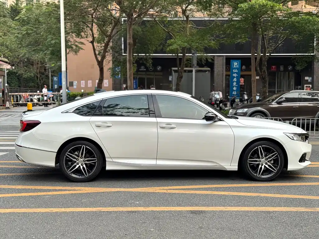 Honda Accord 2022 — фото 17