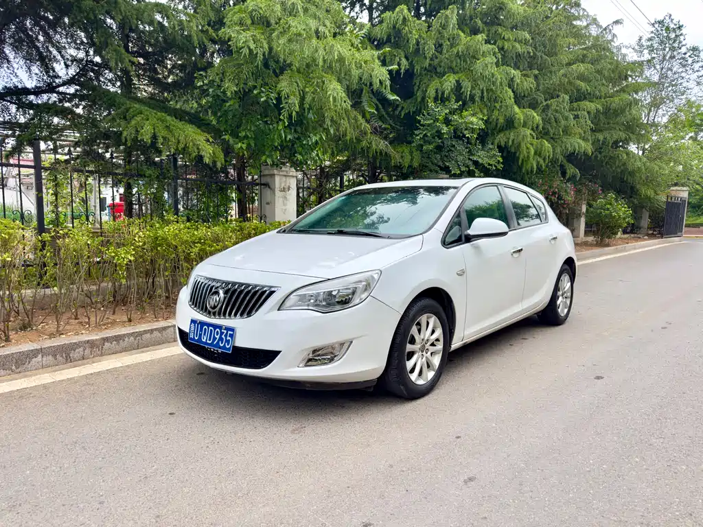 Buick Excelle 2013 — фото 1
